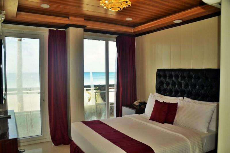 Deluxe Beachfront Suite with Sea View (Beach Front)